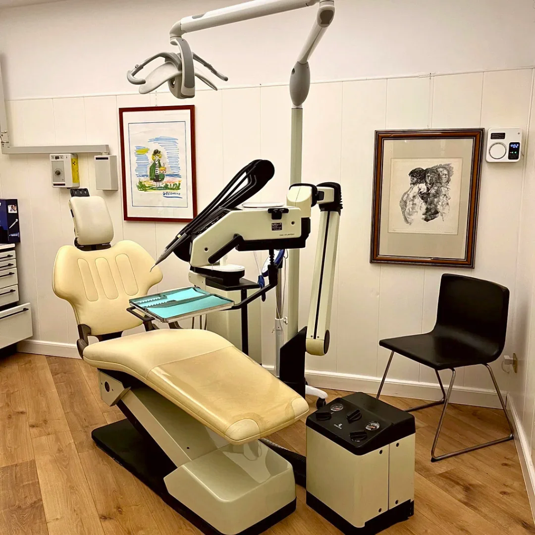 Riunito odontoiatrico e poltrona dentistica attrezzata nello Studio Cappellani a Roma
